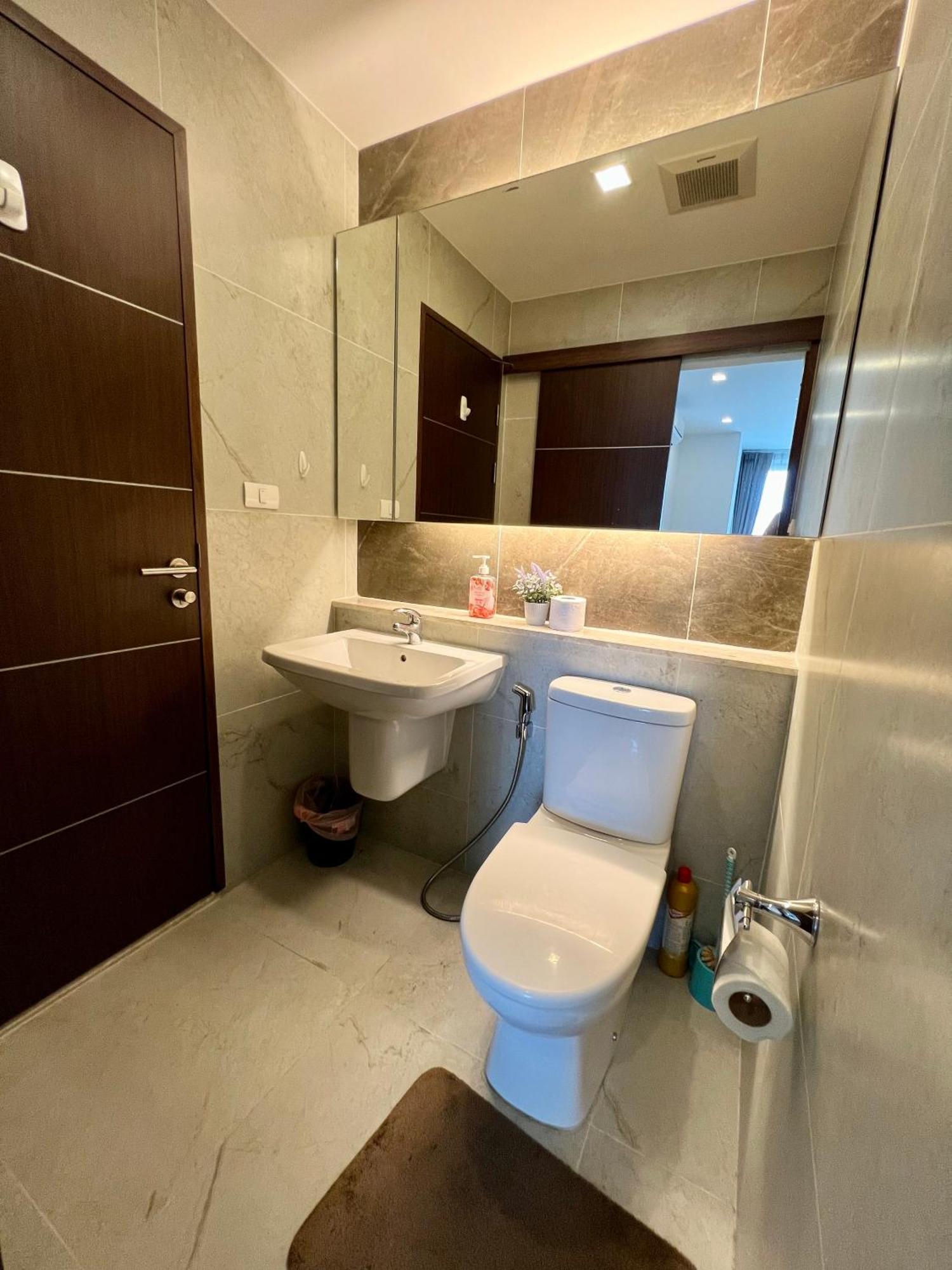 Cozy Luxury Condo @ The Astra شيانغ ماي المظهر الخارجي الصورة